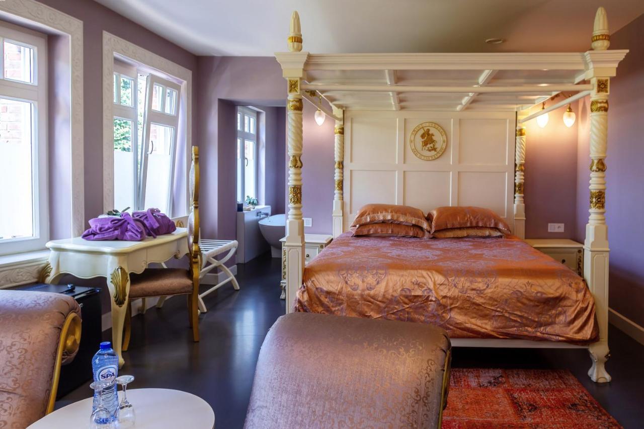 B&B Saint-Georges -Located In The City Centre Of Bruges- Extérieur photo A suite at the hotel