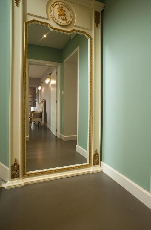 B&B Saint-Georges -Located In The City Centre Of Bruges- Extérieur photo A mirror